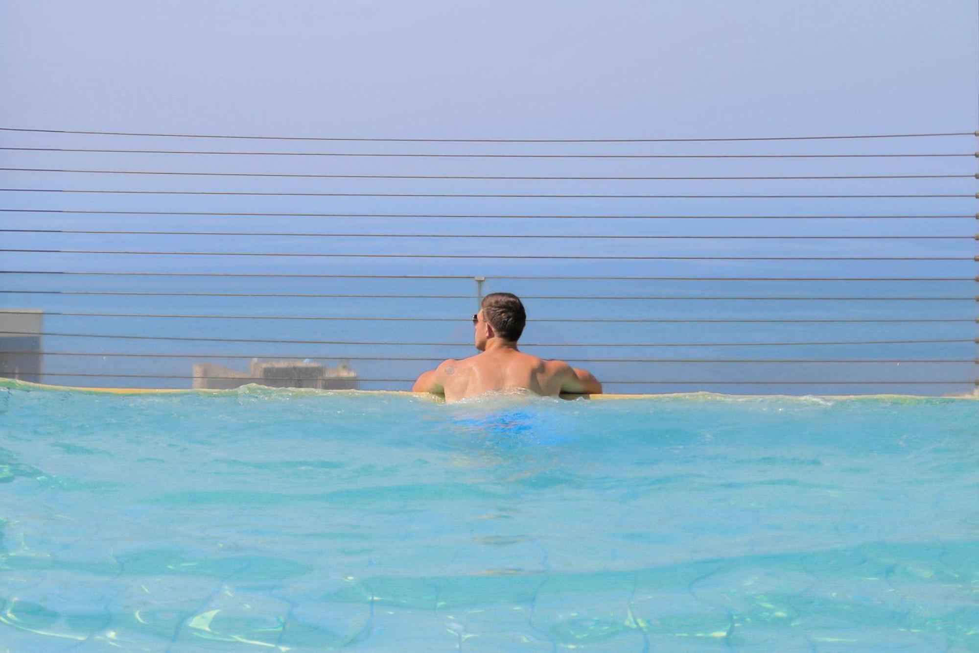 基弗里诺罗塔纳酒店 - 贝鲁特 外观 照片 Swimming pool at the Dead Sea