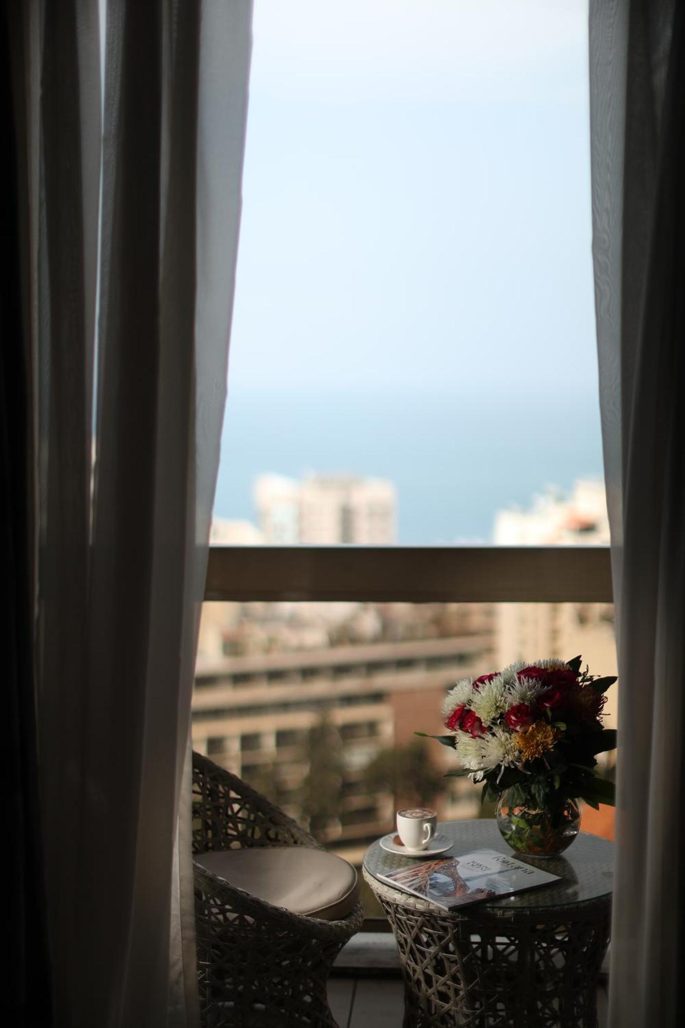 基弗里诺罗塔纳酒店 - 贝鲁特 外观 照片 View from the window of a room at the hotel