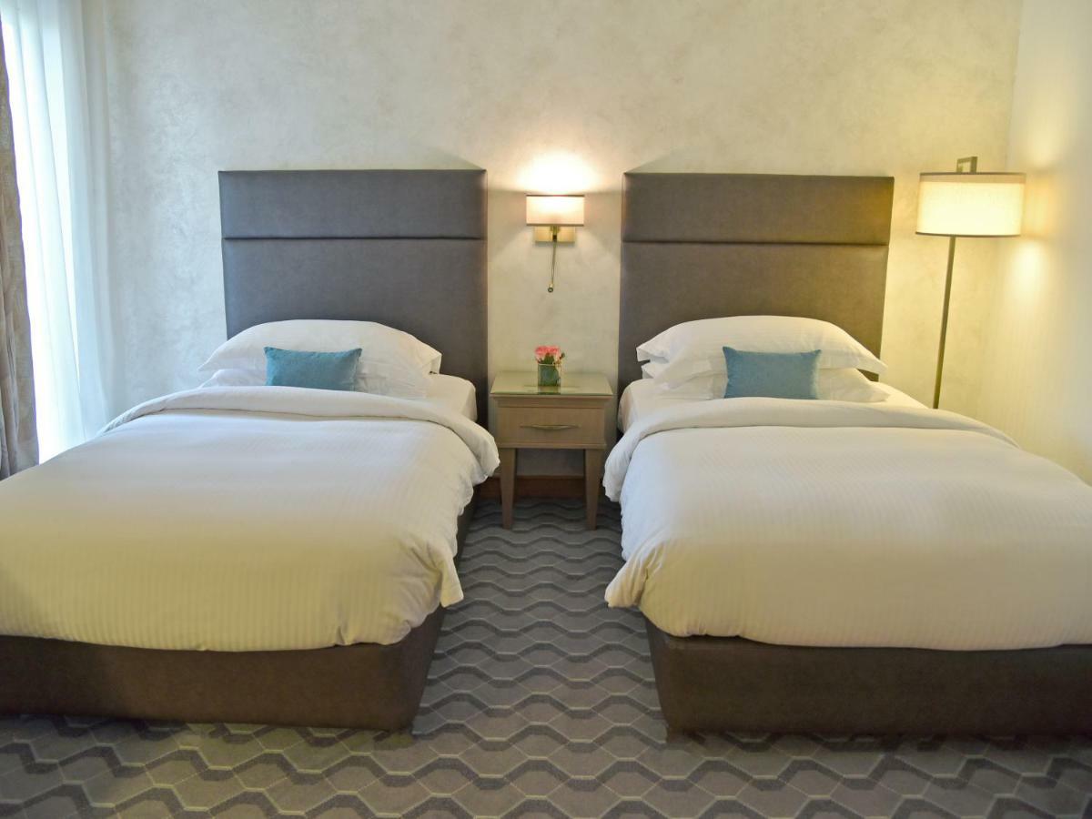 基弗里诺罗塔纳酒店 - 贝鲁特 外观 照片 A room at the hotel