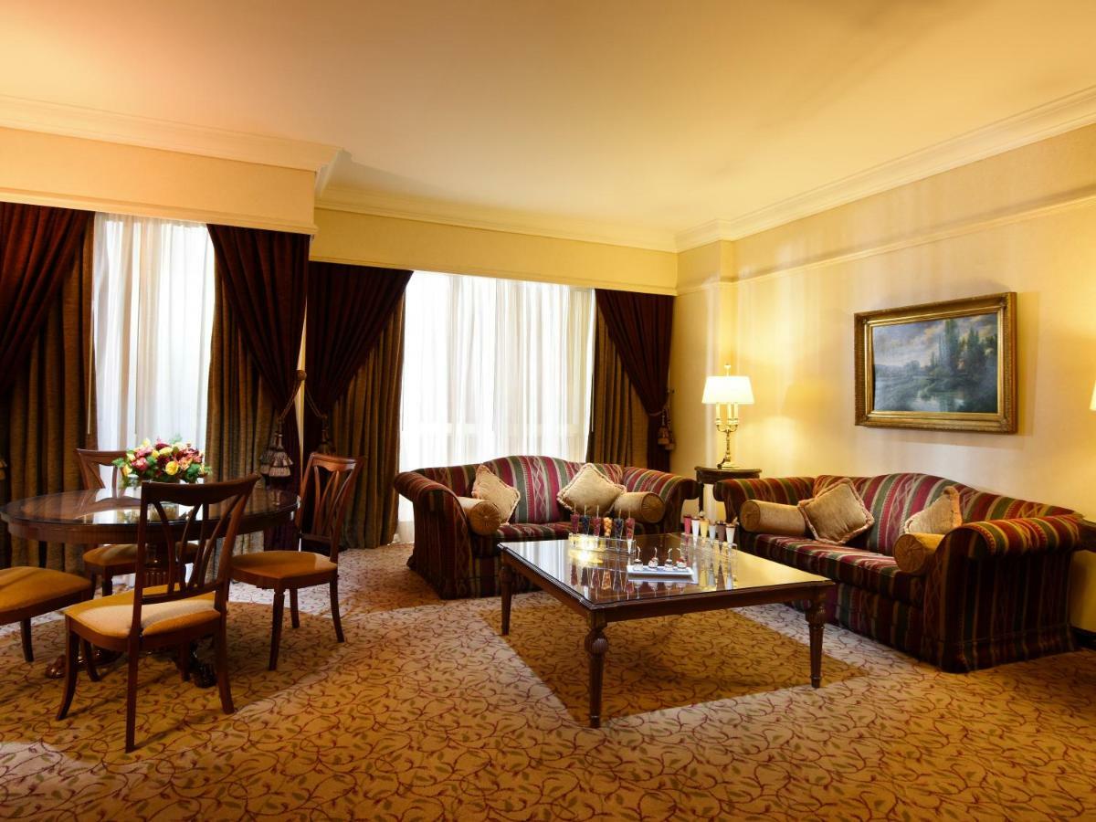 基弗里诺罗塔纳酒店 - 贝鲁特 外观 照片 A suite at the Grand Hotel